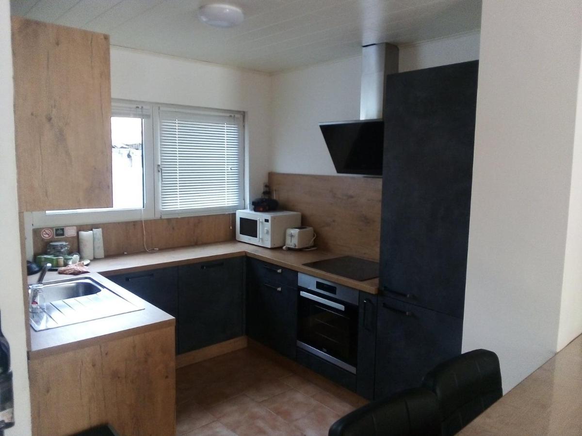 Agreable Maison Avec Cour A 10Min De Liege Herstal Dış mekan fotoğraf