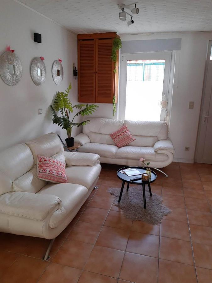 Agreable Maison Avec Cour A 10Min De Liege Herstal Dış mekan fotoğraf